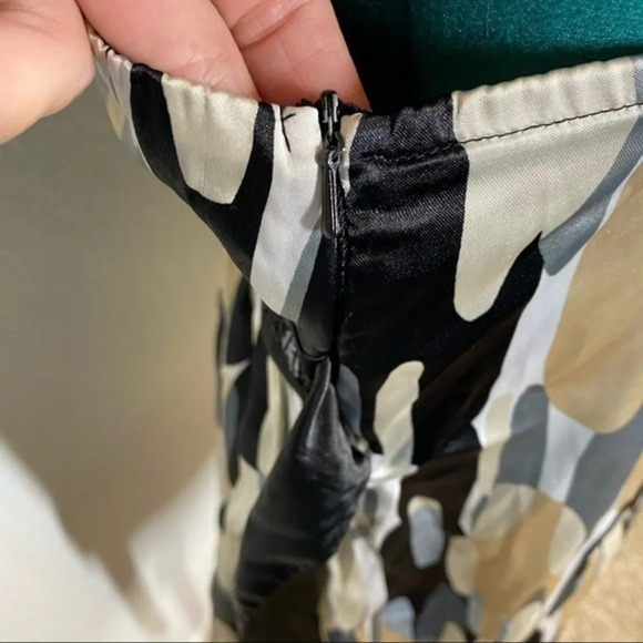 B-Wear V-Neck Abstract Print Sequin Top - Picture 8 of 9